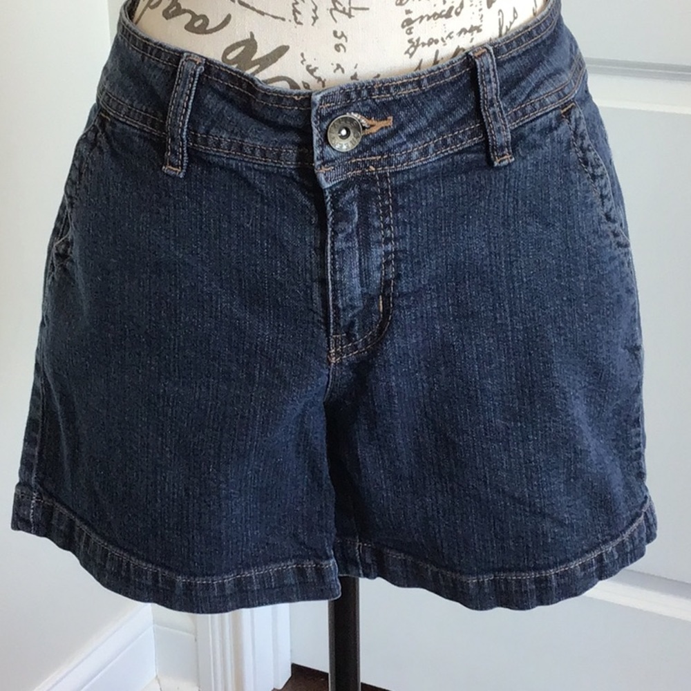 2/ $12 Falls Creek stretch denim shorts with front and back pockets Sz 6